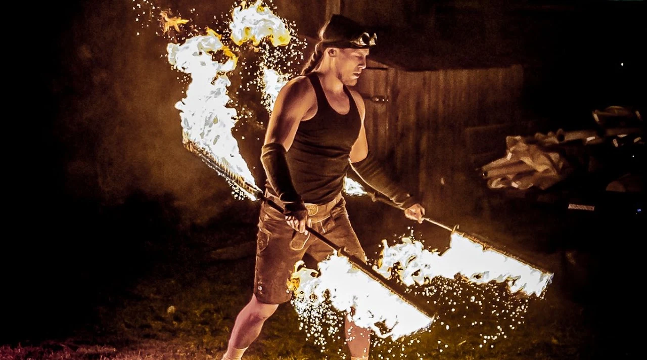 Wichert mit Feuer- und Funkeneffekten