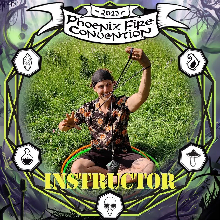 Instructor-Plakat der Phoenix Fire Convention mit einem Artisten und Flowarts-Tool im Grünen